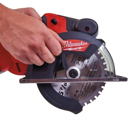 Аккумуляторная циркулярная пила по металлу Milwaukee M18 FMCS-0X FUEL  (Арт. 4933459192)