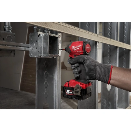 Аккумуляторный импульсный винтоверт Milwaukee M18 ONEID2-502X FUEL ONE-KEY  (Арт. 4933464091)