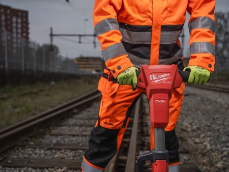 Аккумуляторный железнодорожный ударный гайковерт с фиксацией фрикционным кольцом Milwaukee M18 FHIWF1R-122C [FORGE™] FUEL (1'') (замена для 4933493141) (Арт. 4933499201)