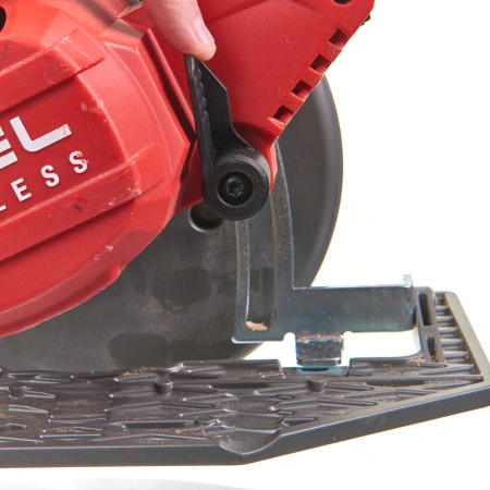 Аккумуляторная циркулярная пила по дереву Milwaukee M18 FCS66-0 FUEL  (Арт. 4933464725)