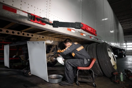 Акк. светодиодная лампа с изменяемым углом наклона M18 ABL-0 (Арт. 4933498147)