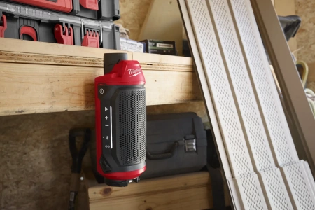 Аккумуляторный беспроводной динамик Milwaukee M12 SPEJSG2-0 PACKOUT с Bluetooth (замена для 4933448380) (Арт. 4933498433)