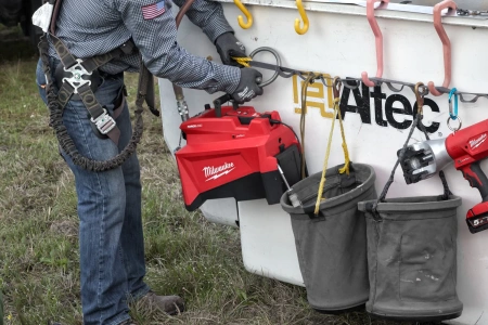 Аккумуляторный вспомогательный гидравлический насос Milwaukee M18 HUP700-121 [FORGE™] (Li-Ion12Ач) (замена для 4933471813) (Арт. 4933499335)