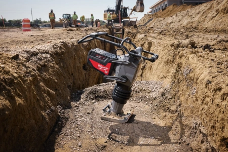 Аккумуляторная вибротрамбовка Milwaukee MXF RAM60-122 FUEL (Арт. 4933498159)