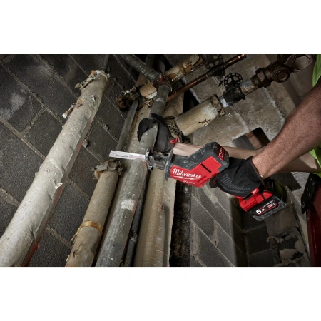 Аккумуляторная компактная сабельная пила Milwaukee M18 FHZ-502X FUEL HACKZALL  (Арт. 4933459885)