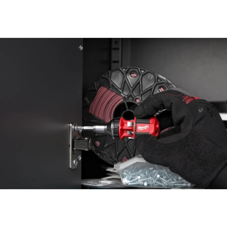 Отвертка Milwaukee универсальная короткая с трещоткой 8 в 1  (Арт. 4932471868)