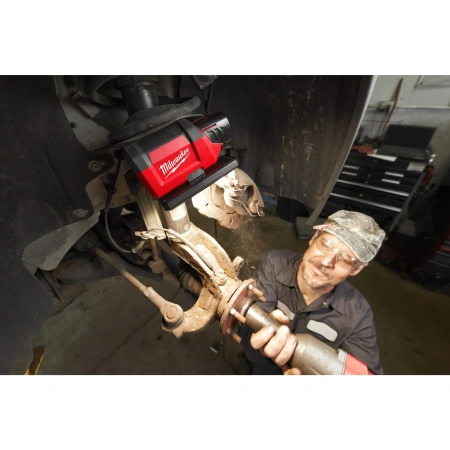 Аккумуляторный магнитный светодиодный фонарь с шарнирным блоком Milwaukee M12 PAL-0  (Арт. 4933478226)