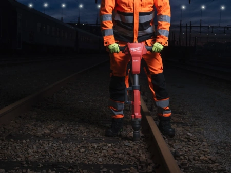 Аккумуляторный железнодорожный ударный гайковерт с фиксацией фрикционным кольцом Milwaukee M18 FHIWF1R-122C [FORGE™] FUEL (1'') (замена для 4933493141) (Арт. 4933499201)