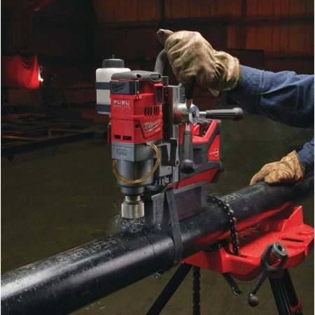 Аккумуляторная дрель на магнитной станине с постоянным магнитом Milwaukee M18 FMDP-502C FUEL  (Арт. 4933451012)