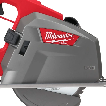Аккумуляторная циркулярная пила по металлу Milwaukee M18 FMCS66-121C FUEL  (Арт. 4933472111)