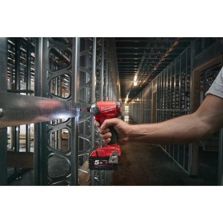 Аккумуляторный гидравлический импульсный винтоверт Milwaukee M18 FQID-502X FUEL SURGE™  (Арт. 4933451790)