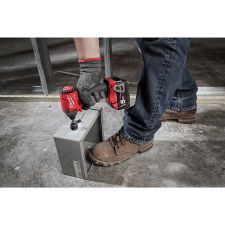 Аккумуляторный импульсный винтоверт Milwaukee M18 ONEID2-502X FUEL ONE-KEY  (Арт. 4933464091)