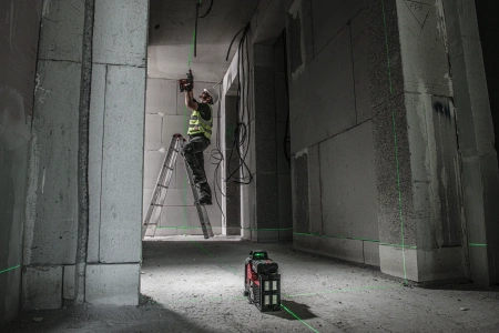 Аккумуляторный мультилинейный лазерный нивелир (3 линии x 360) с зеленым лучом Milwaukee M12 3PLSKIT-401P (Арт. 4933499379)