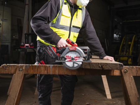 Аккумуляторная циркулярная пила по дереву Milwaukee M18 FCS66GR3-0 FUEL (Арт. 4933493491)