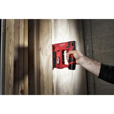 Аккумуляторный степлер Milwaukee M12 BST-202X  (Арт. 4933459635)