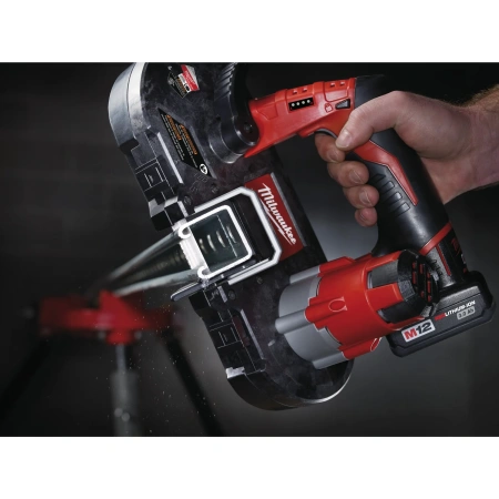 Аккумуляторная ленточная пила Milwaukee M12 BS-402C  (Арт. 4933441805)