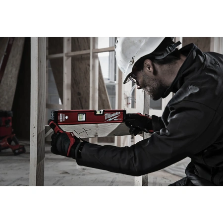 Уровень Milwaukee REDSTICK Backbone™ 40 см  (Арт. 4932459060)