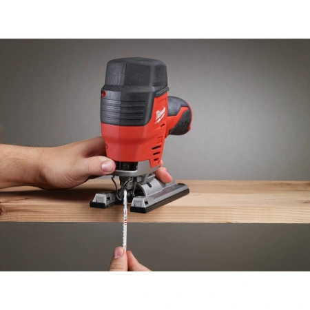 Аккумуляторный лобзик Milwaukee M12 JS-402B  (Арт. 4933441700)