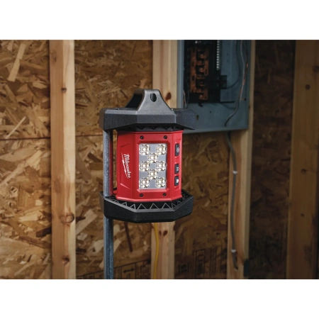 Аккумуляторный светодиодный прожектор Milwaukee M18 AL-0  (Арт. 4932430392)
