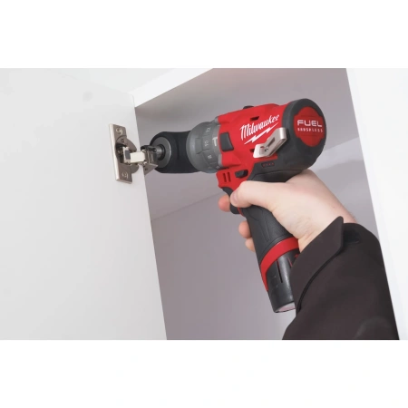 Аккумуляторная ударная дрель-шуруповерт со сменным патроном Milwaukee M12 FPDXKIT-202X FUEL  (Арт. 4933464138)