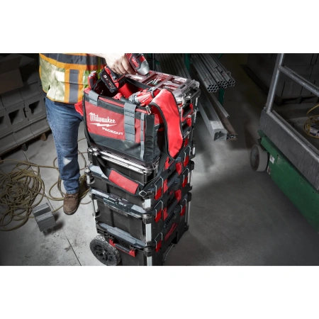 Сумка закрытая Milwaukee PACKOUT 38 см  (Арт. 4932471066)