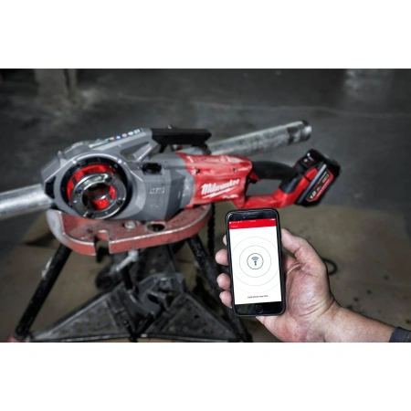 Аккумуляторный резьбонарезной инструмент для труб Milwaukee M18 FPT2-121C FUEL  (Арт. 4933478597)