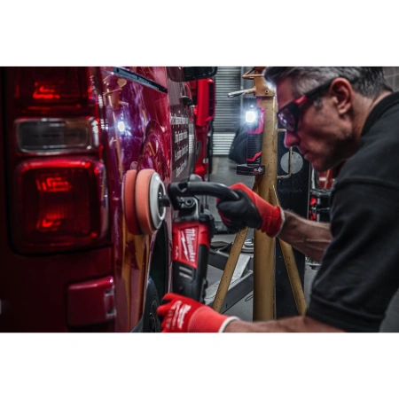 Аккумуляторный светодиодный фонарь для цветоподбора Milwaukee M12 CML-401 (Арт. 4933479366)