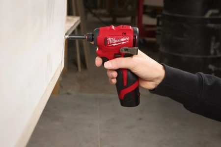 Аккумуляторный субкомпактный импульсный винтоверт Milwaukee M12 BLIDRC-0 (замена для 4933441955) (Арт. 4933499689)