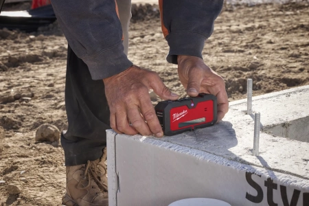 Аккумуляторный мультилинейный лазерный нивелир (3 линии x 360) с зеленым лучом Milwaukee M12 A3PLO-0C (Арт. 4933499001)