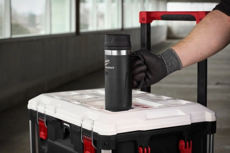 Термокружка черная Milwaukee PACKOUT MUG SIP LID 532 мл (Арт. 4932493472)