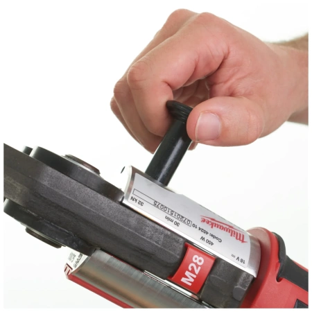 Аккумуляторный компактный бесщеточный инструмент для обжима труб Milwaukee M18 BLHPT-202C M-SET FORCE LOGIC  (Арт. 4933451133)