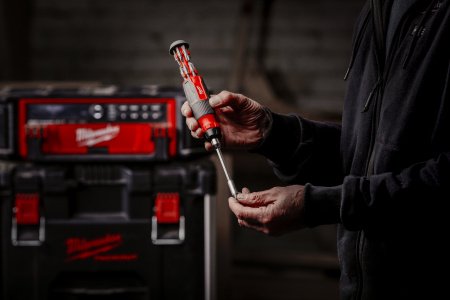 Отвертка Milwaukee универсальная с трещоткой 27 в 1  (Арт. 4932480583)