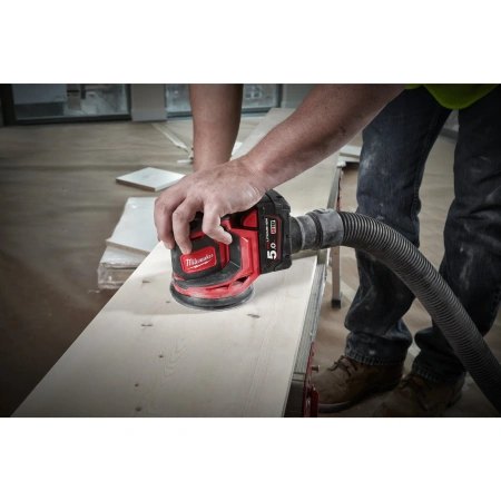 Аккумуляторная эксцентриковая шлифовальная машина Milwaukee M18 BOS125-502B 125мм  (Арт. 4933464229)