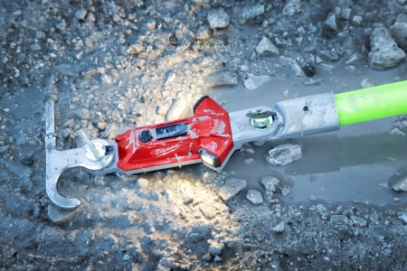 Аккумуляторный светодиодный фонарь для работ с ЛЭП, заряжаемый через USB Milwaukee L4 HSL-301 (Арт. 4933493968)