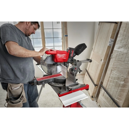 Аккумуляторная торцовочная пила Milwaukee M18 FMS 305-121 FUEL ONE-KEY (Li-Ion12Ач)  (Арт. 4933471122)