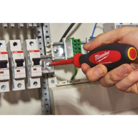 Отвертка диэлектрическая (изолированная) Milwaukee VDE PH2X100  (Арт. 4932464044)