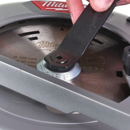 Аккумуляторная циркулярная пила по дереву Milwaukee M18 FCSRH66-0 FUEL  (Арт. 4933471444)