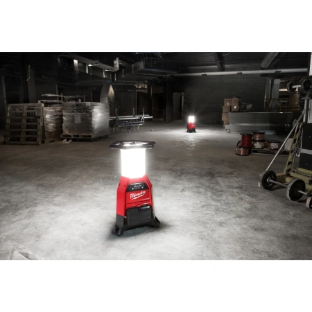 Аккумуляторный светодиодный фонарь c функцией зарядного устройства Milwaukee M18 ONESLDP-0 ONE-KEY  (Арт. 4933459160)