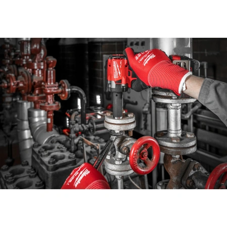 Аккумуляторный компактный ударный гайковерт с фиксацией пином Milwaukee M18 FIW2P12-502X FUEL (1/2'')  (Арт. 4933478447)