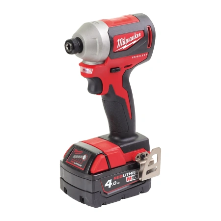 Аккумуляторный импульсный винтоверт Milwaukee M18 CBLID-402C  (Арт. 4933464534)