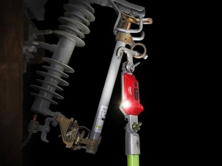 Аккумуляторный светодиодный фонарь для работ с ЛЭП, заряжаемый через USB Milwaukee L4 HSL-301 (Арт. 4933493968)