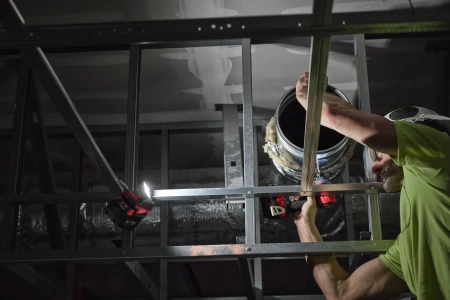 Аккумуляторный светодиодный фонарь с шарнирным световым блоком Milwaukee M18 ALIS-0 (Арт. 4933498148)