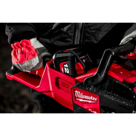 Аккумуляторная цепная пила Milwaukee M18 FCHSC-121 FUEL  (Арт. 4933471442)