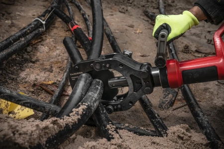 Акк. гидравлический инструмент для резки кабеля (с пультом д/у) M18 HSFC125R-802C FUEL ONE-KEY (Арт. 4933492421)