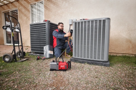 Аккумуляторный вакуумный насос Milwaukee M18 FVP5-801 [FORGE™] FUEL (замена для 4933498380) (Арт. 4933499249)