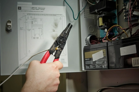 Комбинированные кусачки для зачистки проводов Milwaukee (Арт. 4932493816)