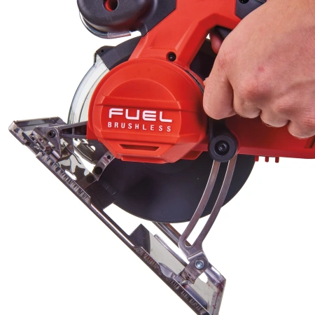 Аккумуляторная циркулярная пила по металлу Milwaukee M18 FMCS-0X FUEL  (Арт. 4933459192)