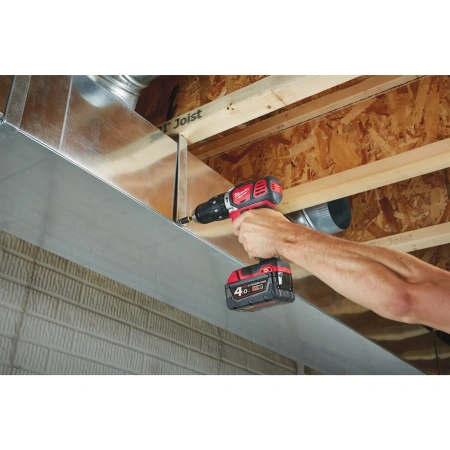 Аккумуляторная ударная дрель-шуруповерт Milwaukee M18 BPD-402C  (Арт. 4933443520)
