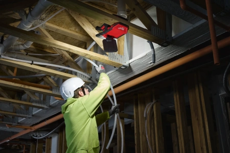 Аккумуляторный светодиодный фонарь с шарнирным световым блоком Milwaukee M18 PAL2-0 (замена для 4933464105) (Арт. 4933493547)