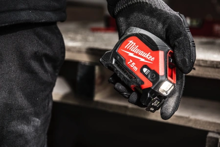 Рулетка магнитная Milwaukee Magnetic LED с подсветкой 7.5м / ширина 30 (Арт. 4932492469)